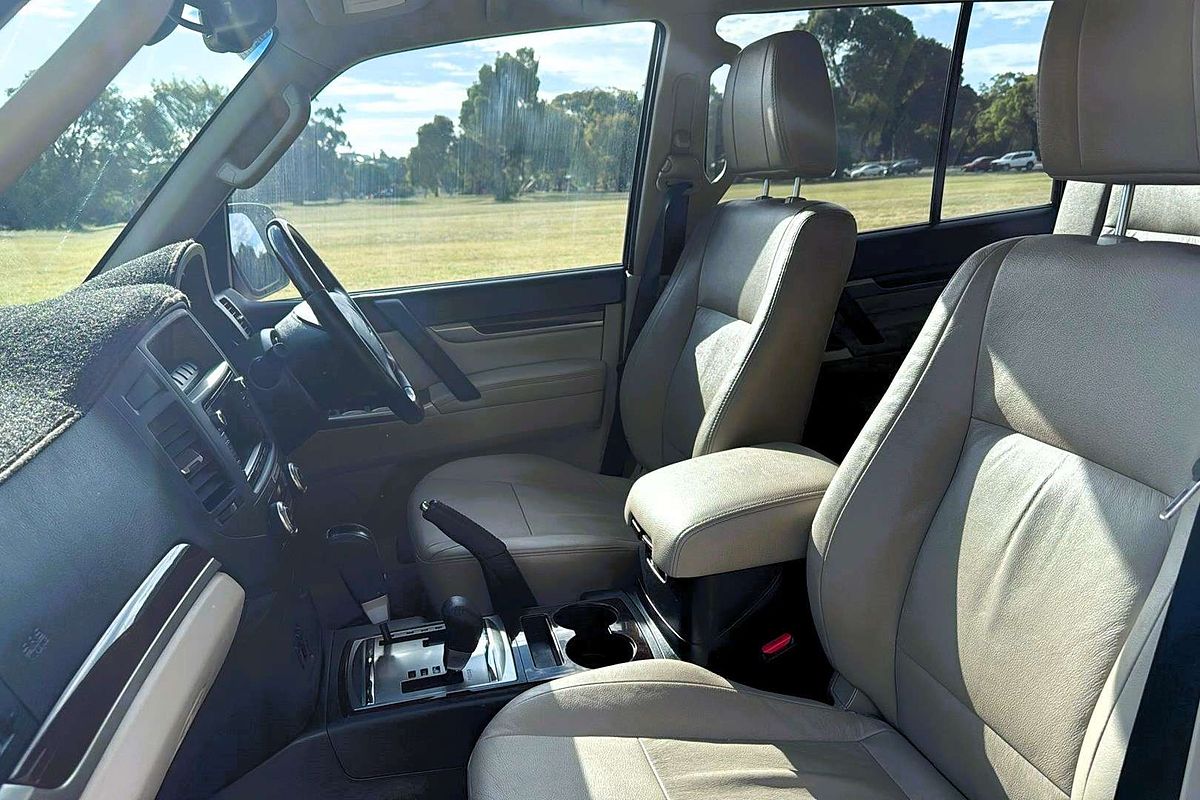 2014 Mitsubishi Pajero Exceed NW