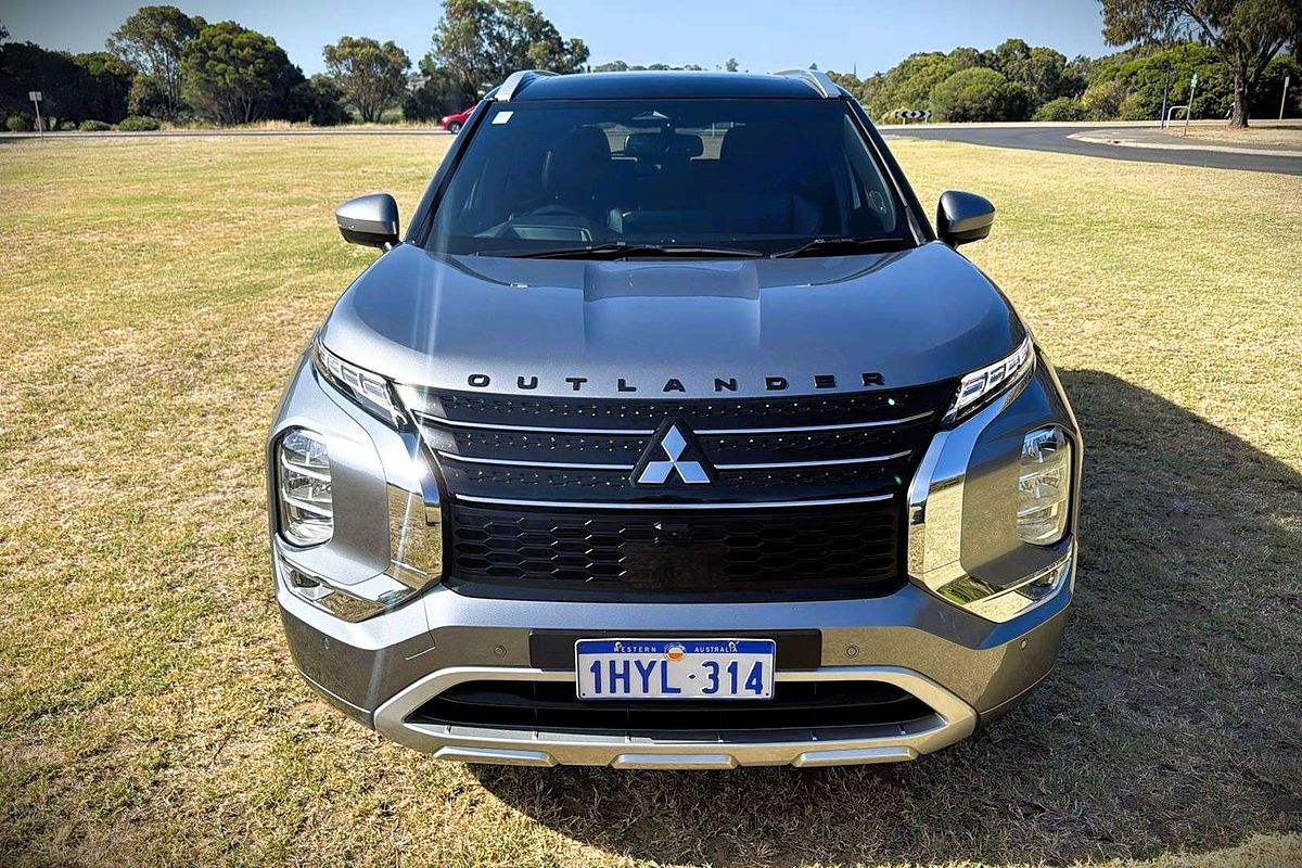 2023 Mitsubishi Outlander Exceed Tourer ZM