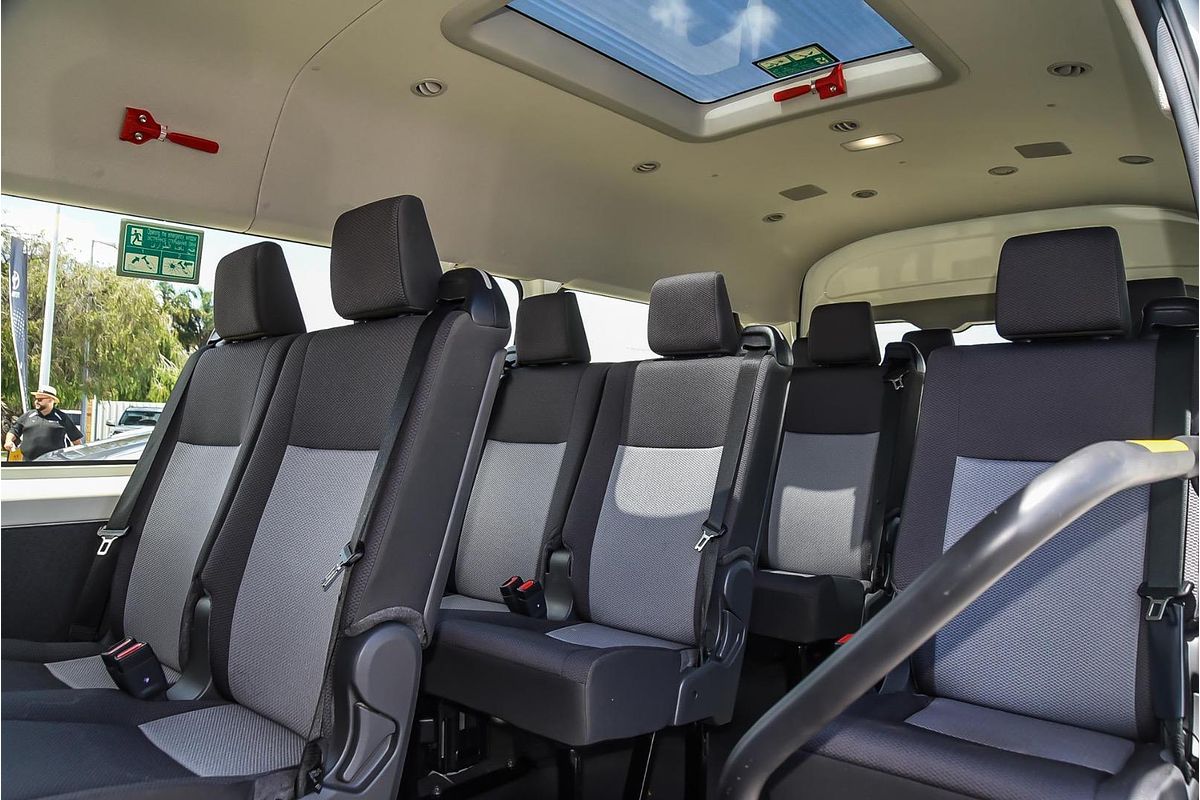 2021 Toyota Hiace Commuter GDH322R