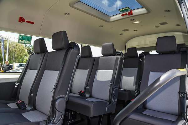2021 Toyota Hiace Commuter GDH322R