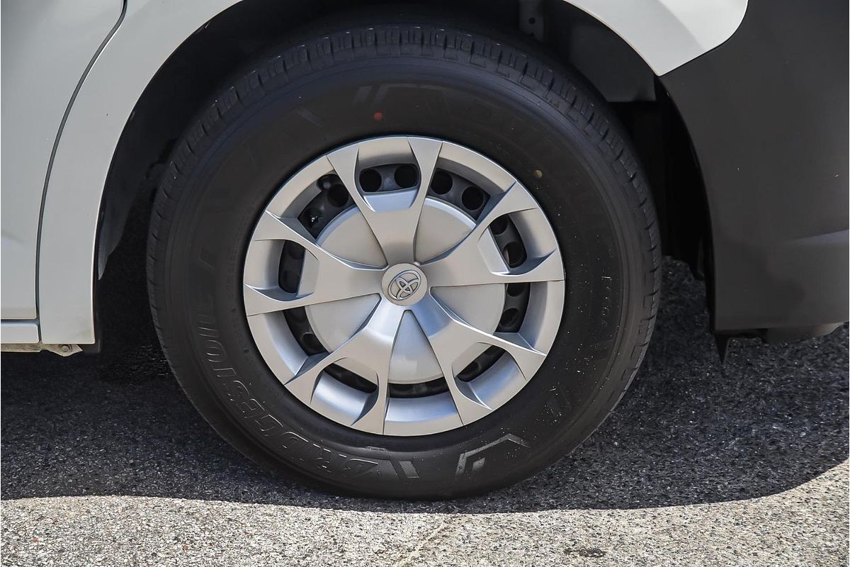 2021 Toyota Hiace Commuter GDH322R