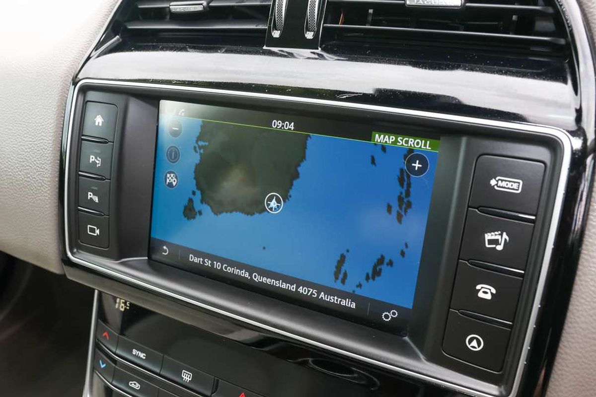 2015 Jaguar XE 25t Prestige X760