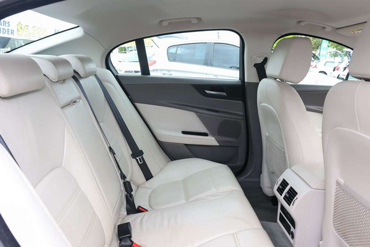 2015 Jaguar XE 25t Prestige X760