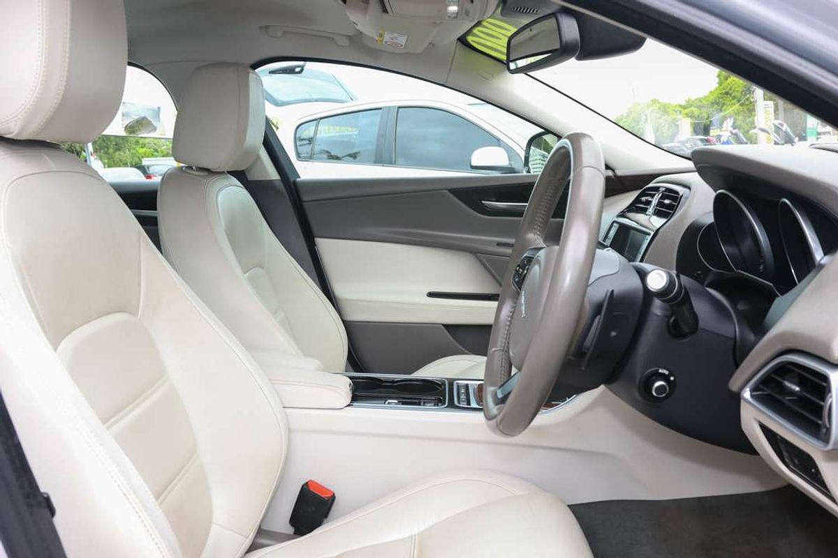 2015 Jaguar XE 25t Prestige X760