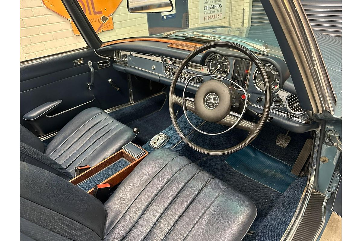 1970 Mercedes-Benz 280SL Sports R113