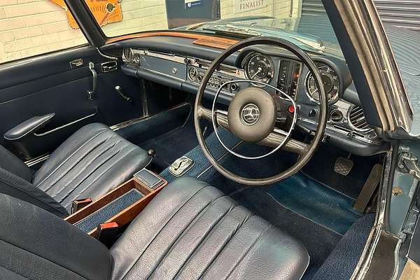 1970 Mercedes-Benz 280SL Sports R113