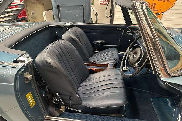1970 Mercedes-Benz 280SL Sports R113