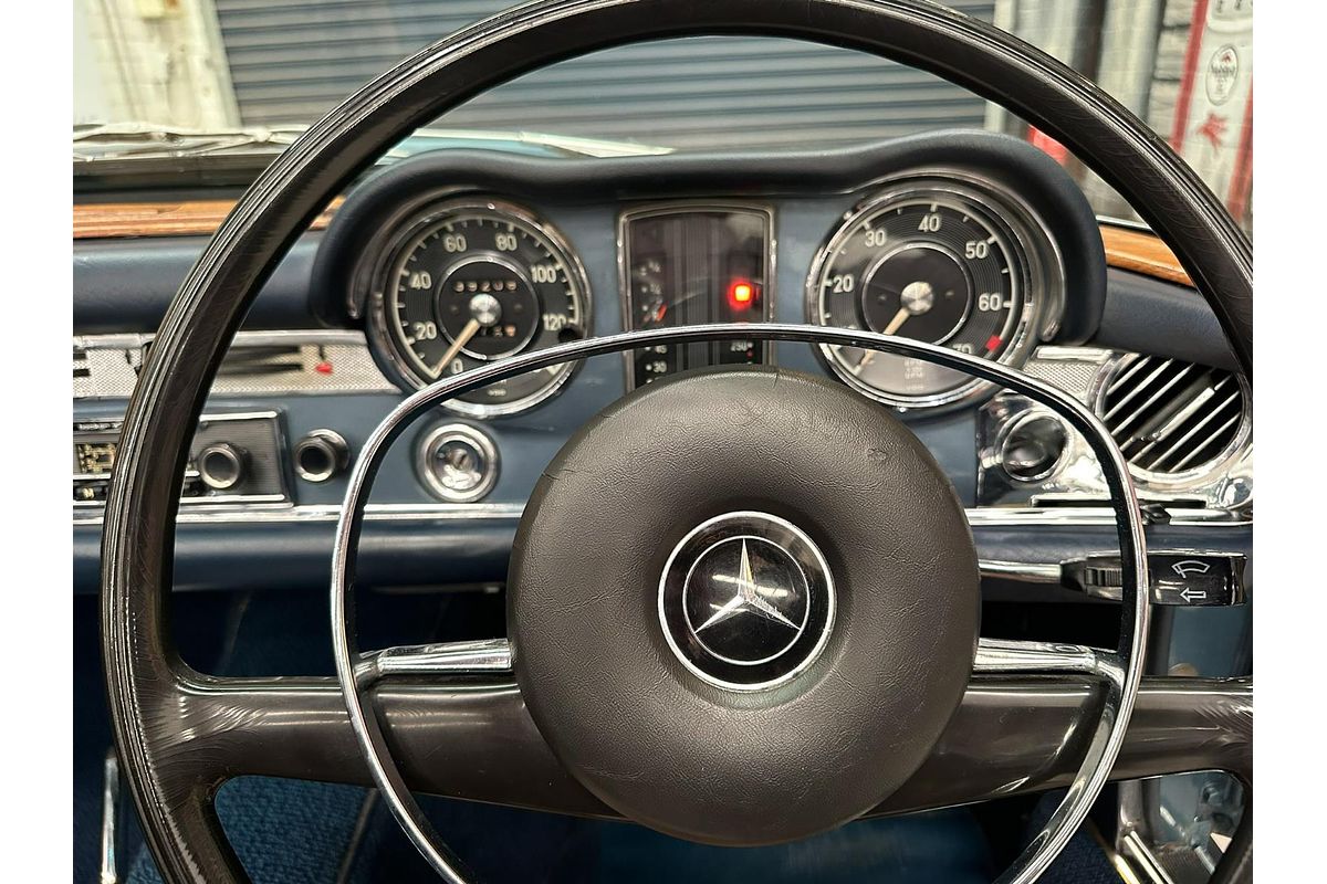 1970 Mercedes-Benz 280SL Sports R113