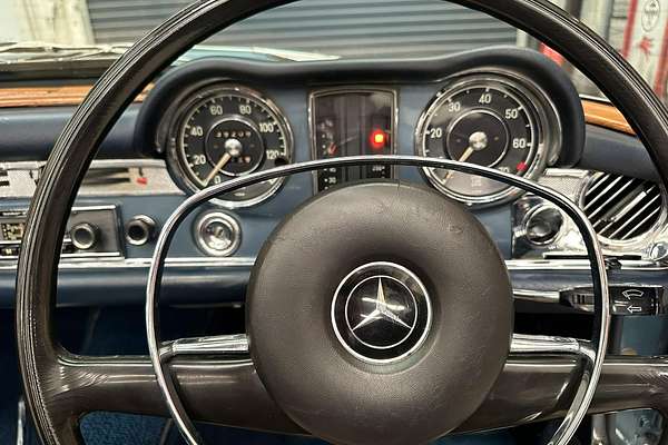 1970 Mercedes-Benz 280SL Sports R113