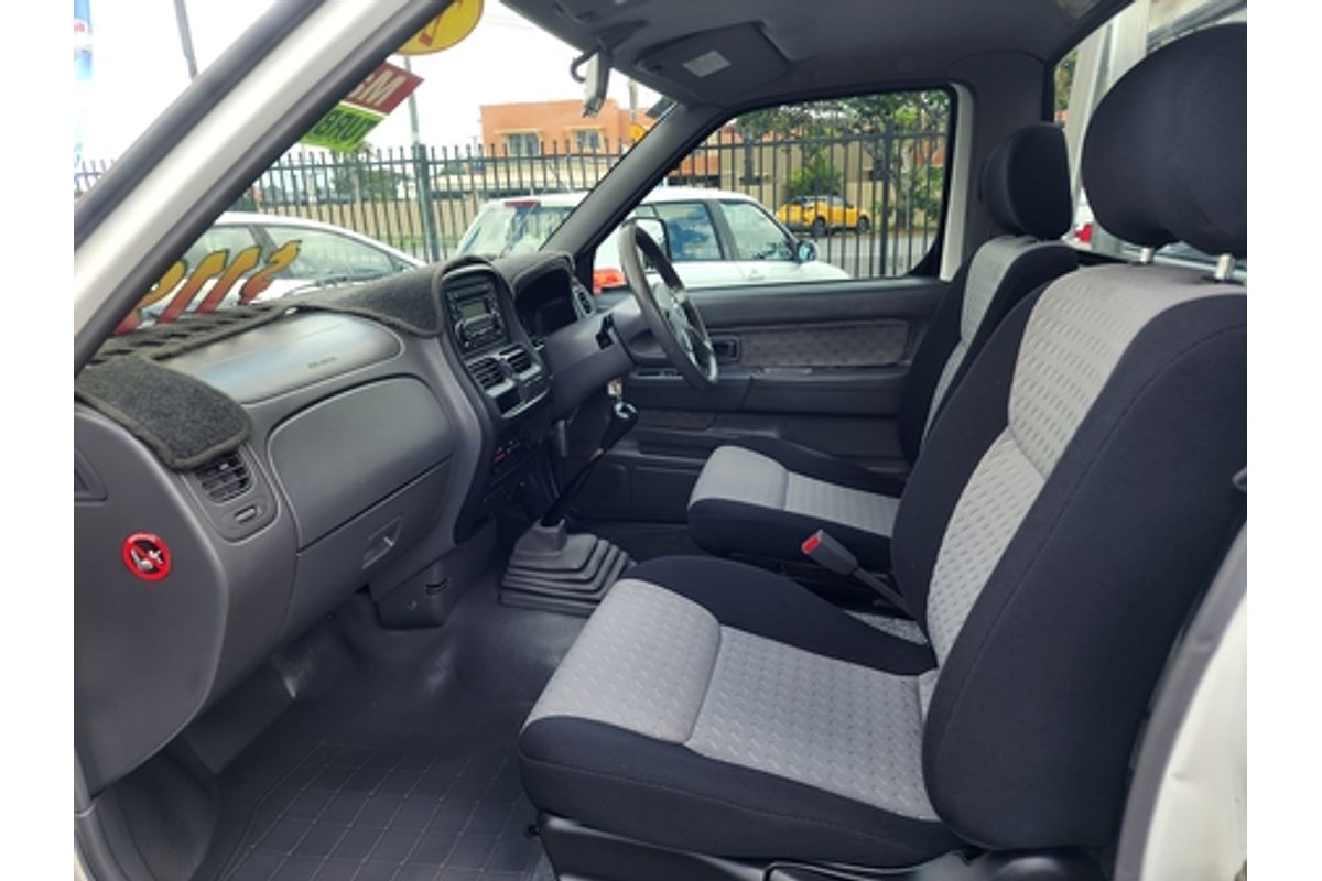 2011 Nissan Navara DX D22 Rear Wheel Drive