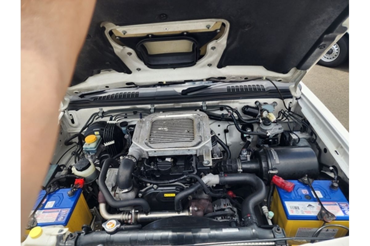 2011 Nissan Navara DX D22 Rear Wheel Drive
