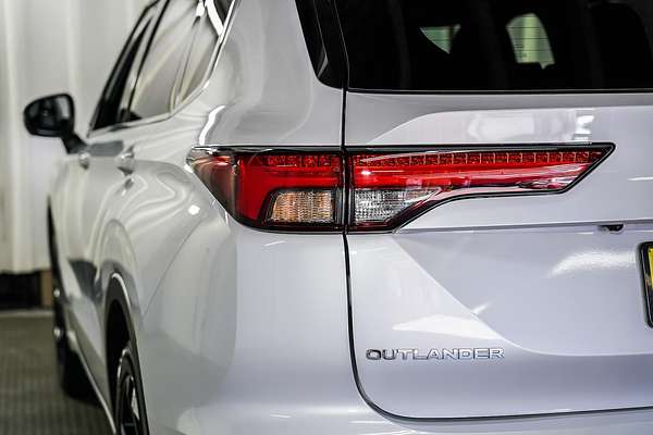 2023 Mitsubishi Outlander Exceed Tourer ZM