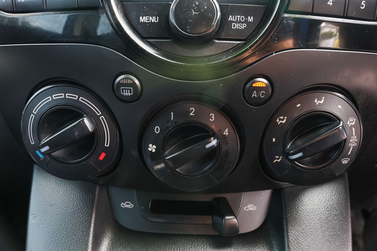 2011 Mazda 2 Neo DE Series 1