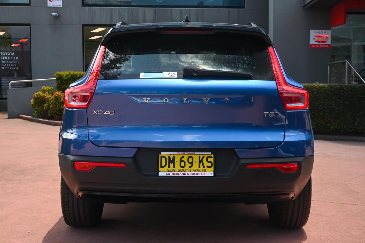 2020 Volvo XC40 T5 R-Design