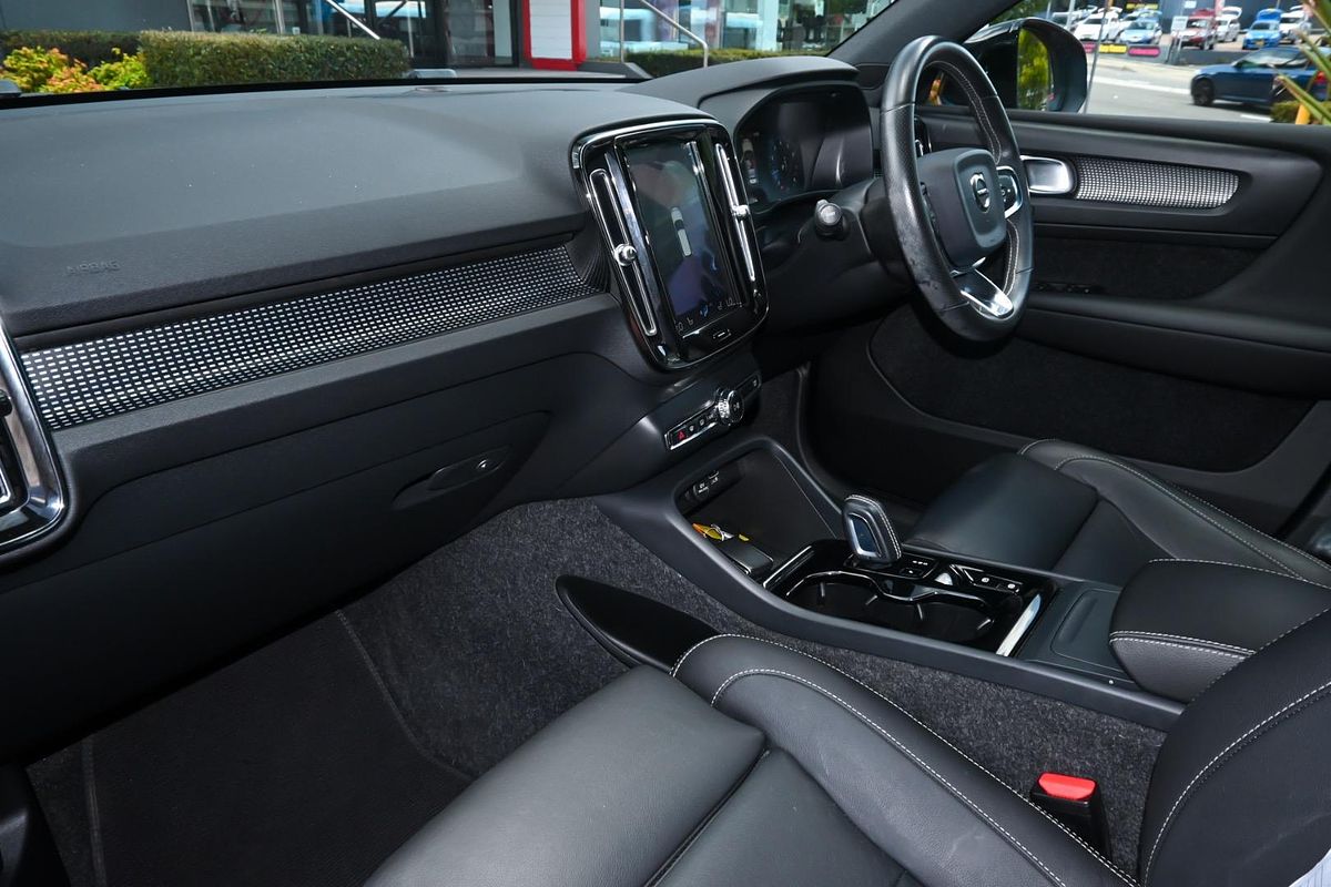 2020 Volvo XC40 T5 R-Design