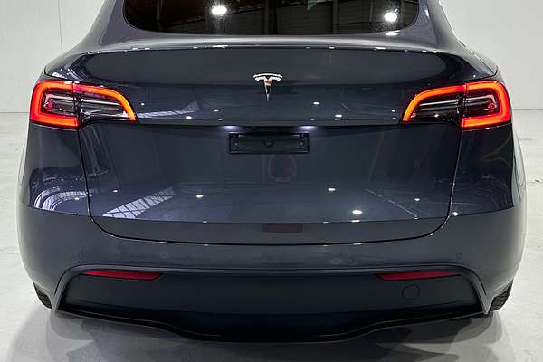 2022 Tesla Model Y Rear-Wheel Drive