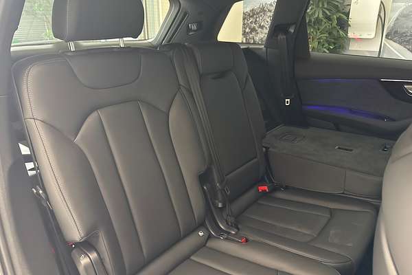 2024 Audi Q7 50 TDI S line 4M