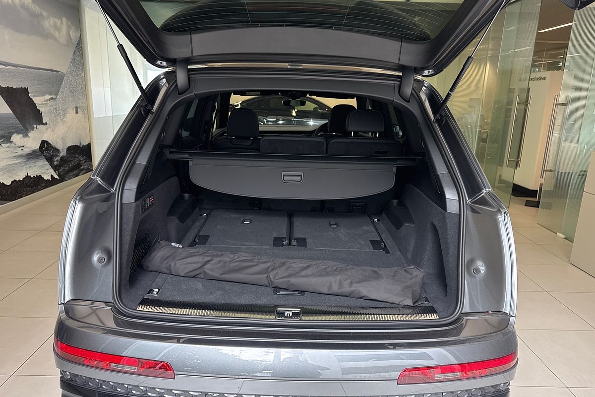 2024 Audi Q7 50 TDI S line 4M