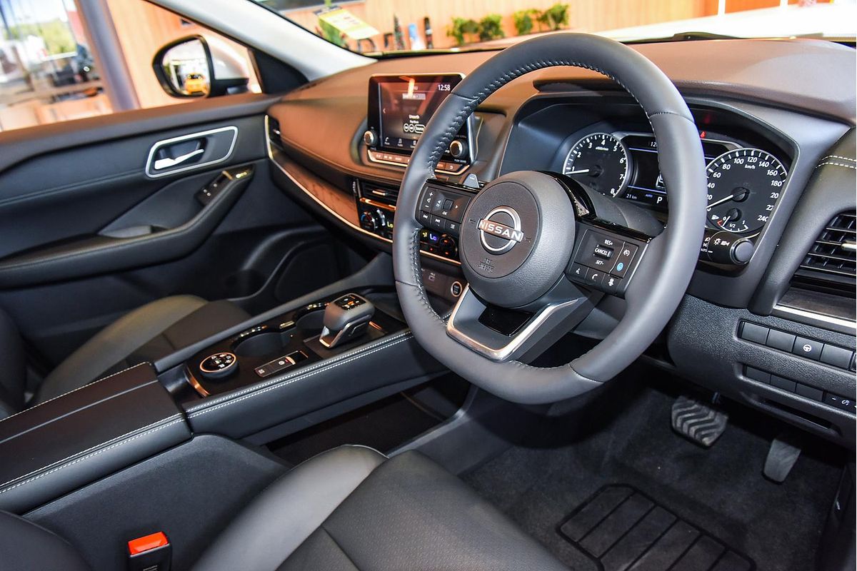 2024 Nissan X-TRAIL ST-L T33