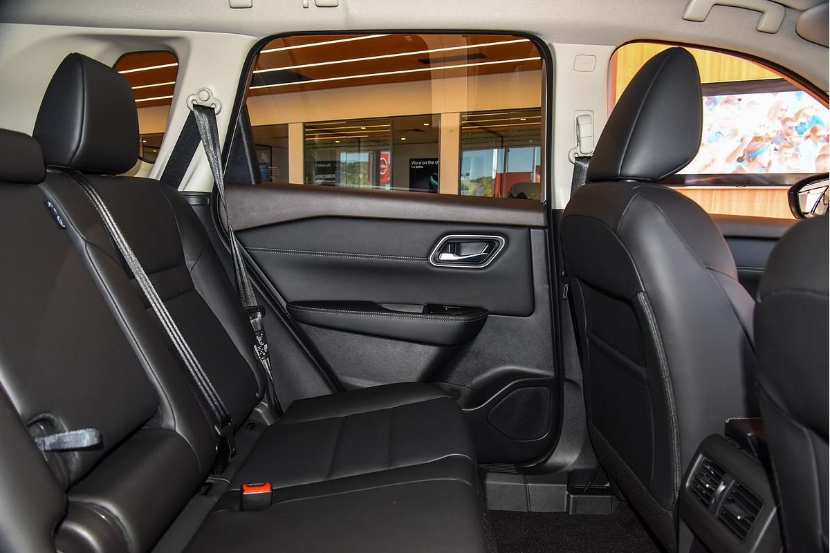 2024 Nissan X-TRAIL ST-L T33