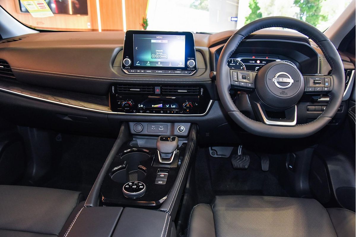 2024 Nissan X-TRAIL ST-L T33