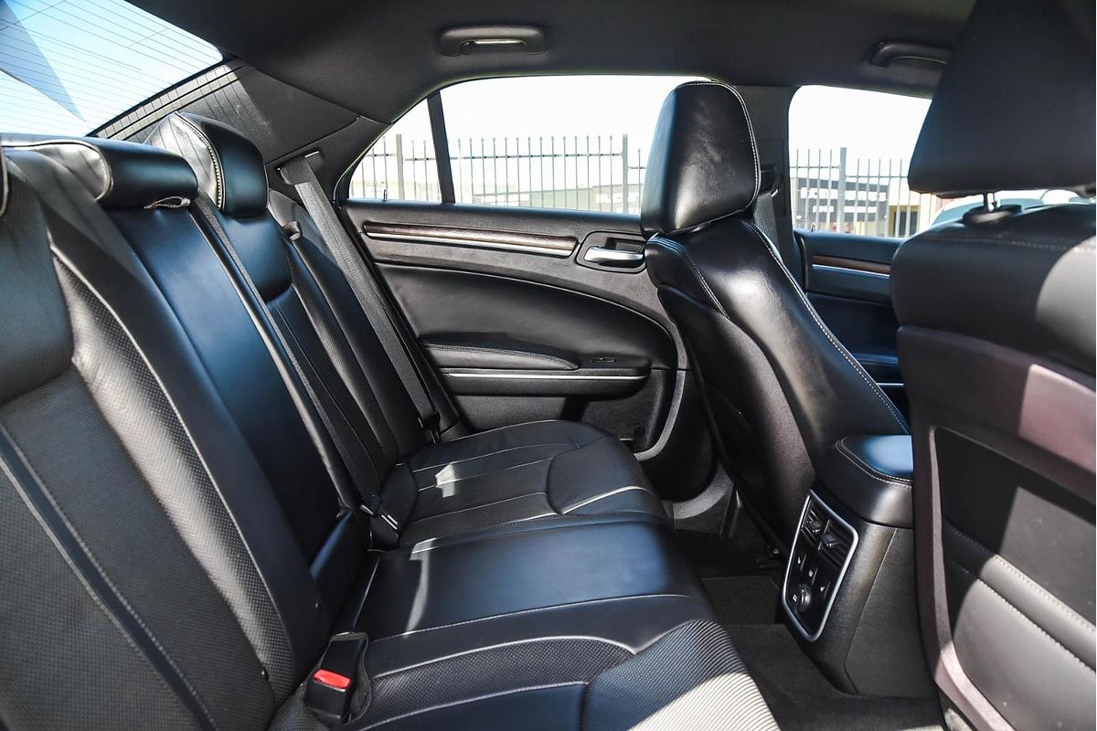 2012 Chrysler 300 C Luxury LX