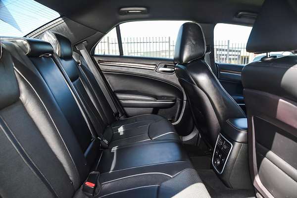 2012 Chrysler 300 C Luxury LX