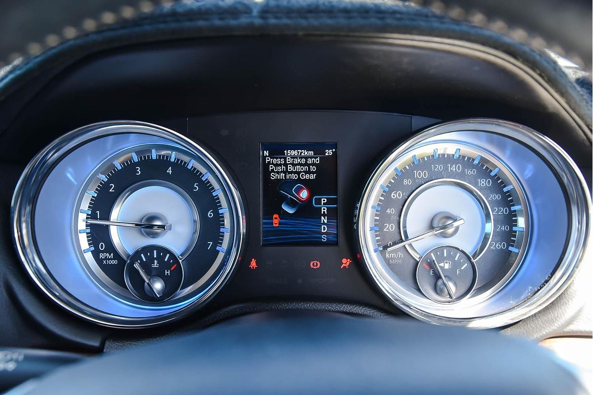 2012 Chrysler 300 C Luxury LX