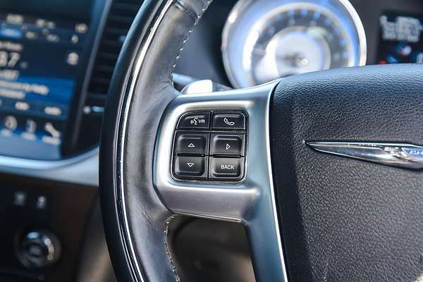 2012 Chrysler 300 C Luxury LX