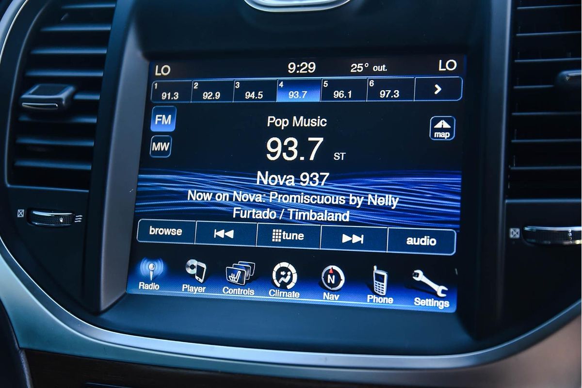 2012 Chrysler 300 C Luxury LX