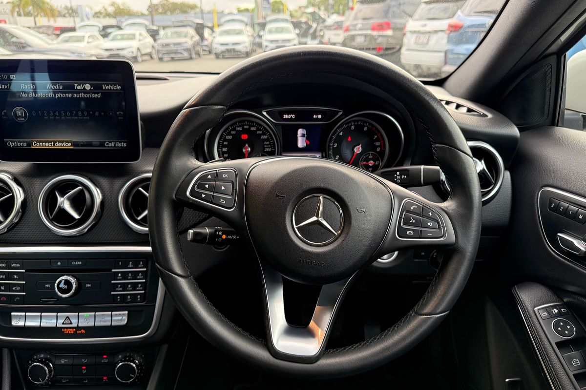 2017 Mercedes-Benz GLA-Class GLA180 X156