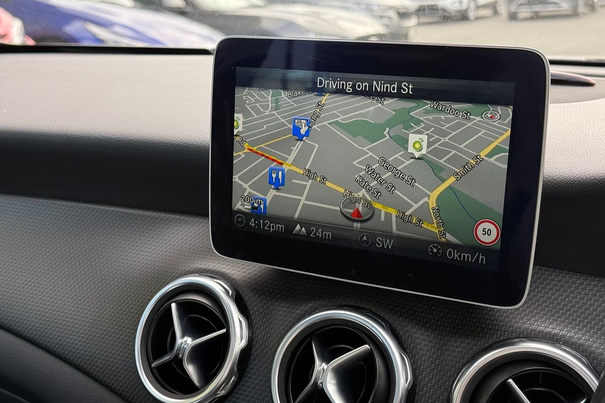 2017 Mercedes-Benz GLA-Class GLA180 X156