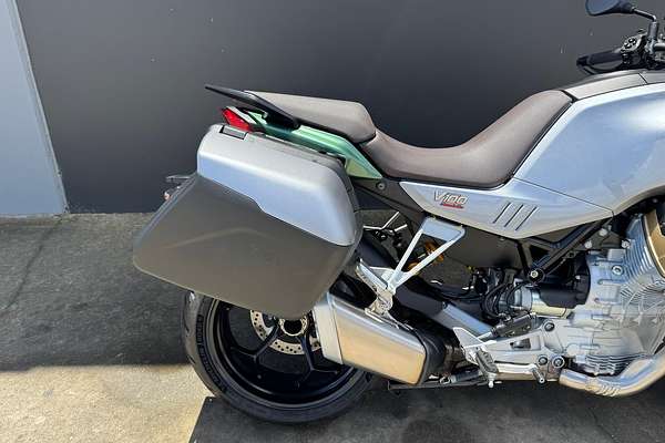 2023 Moto Guzzi V100 Mandello S V100