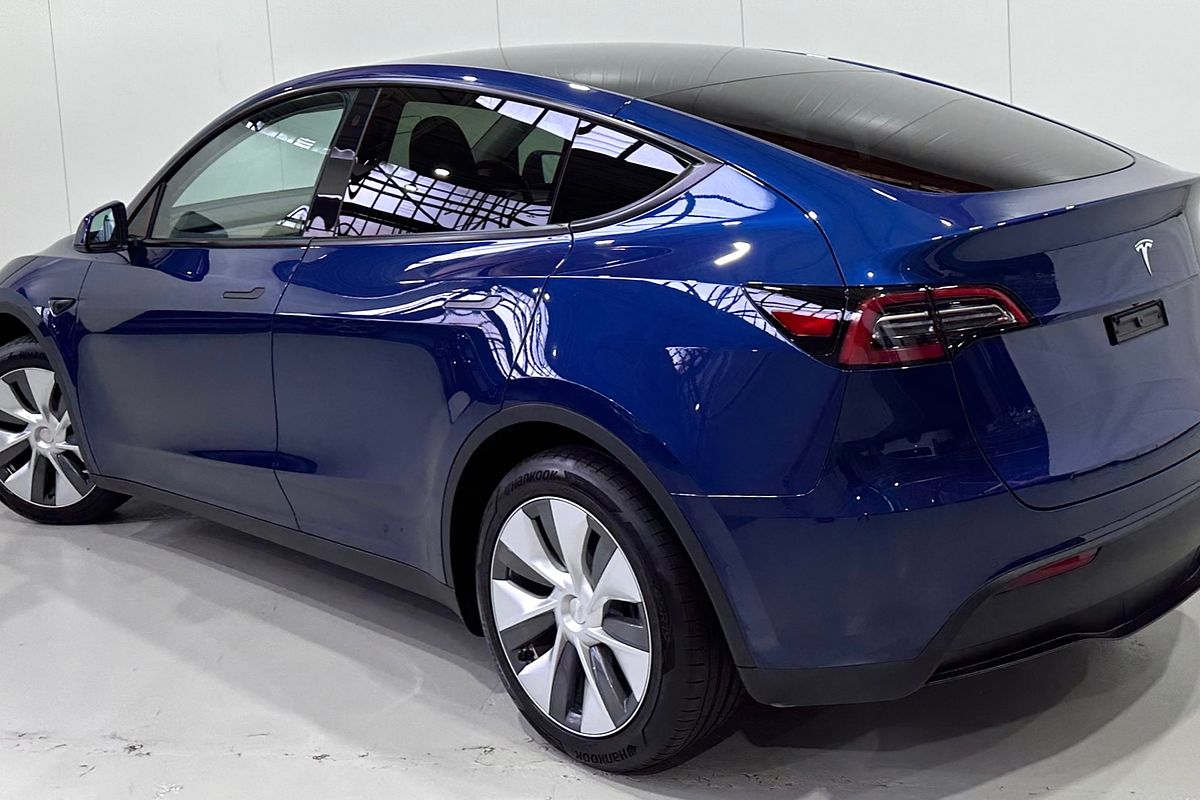 2022 Tesla Model Y Rear-Wheel Drive