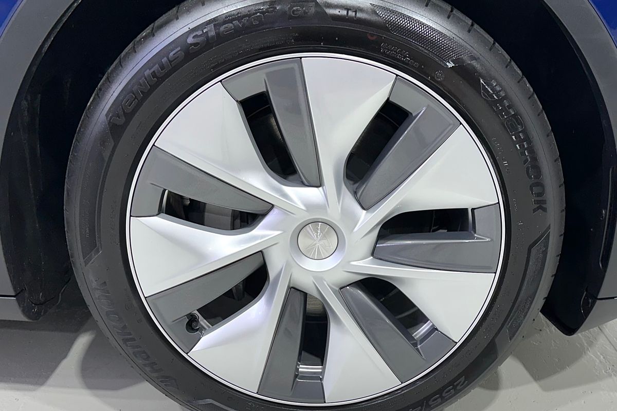 2022 Tesla Model Y Rear-Wheel Drive