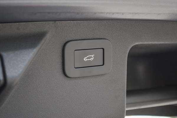 2023 Land Rover Discovery Sport P250 R-Dynamic SE L550