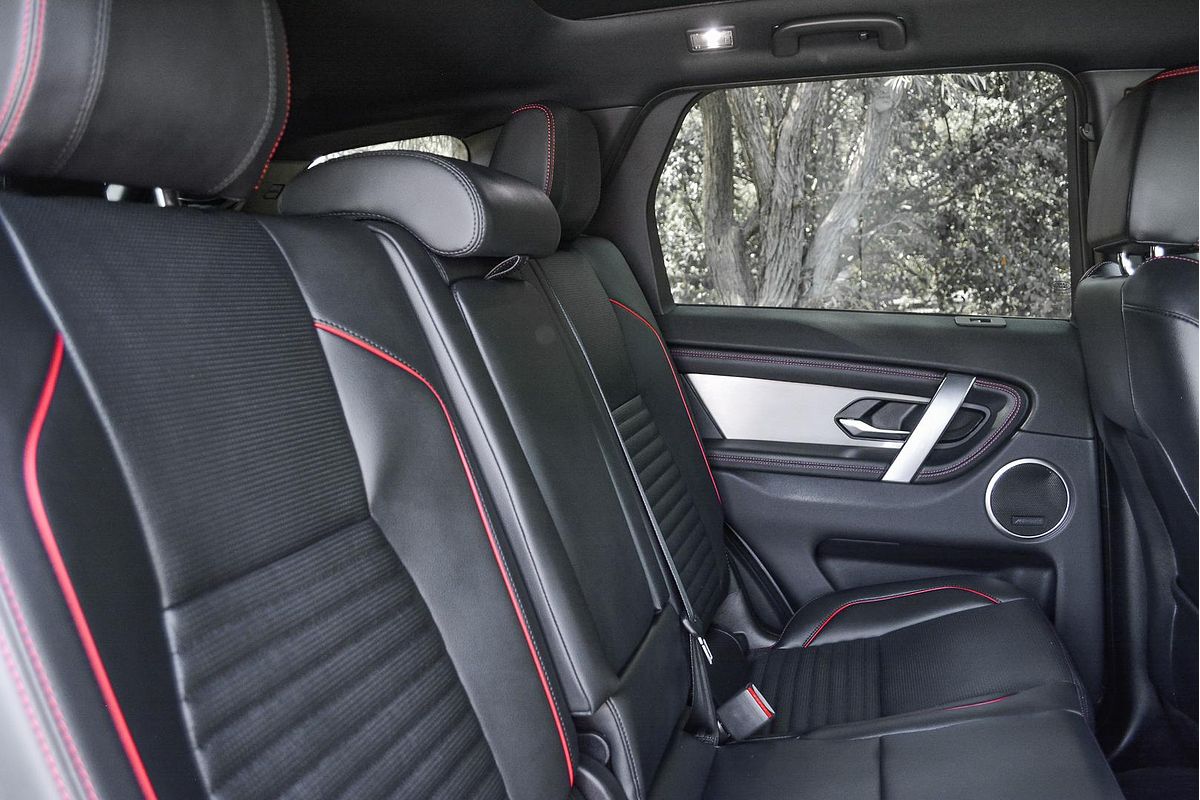 2023 Land Rover Discovery Sport P250 R-Dynamic SE L550