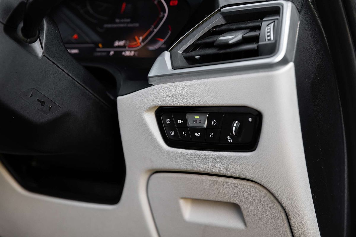 2019 BMW 3 Series 330i M Sport G20