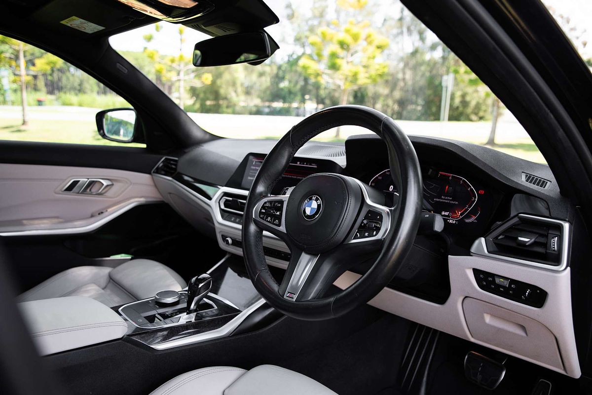 2019 BMW 3 Series 330i M Sport G20