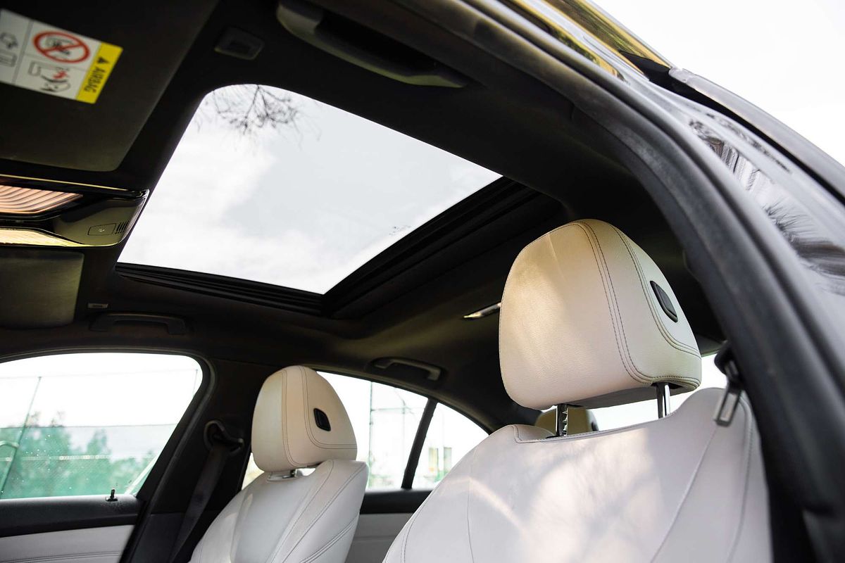 2019 BMW 3 Series 330i M Sport G20