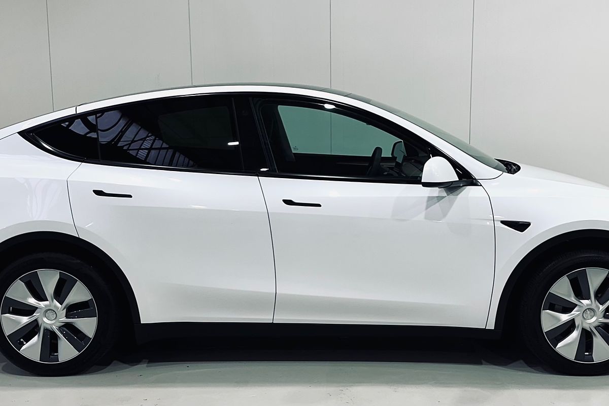 2023 Tesla Model Y Rear-Wheel Drive