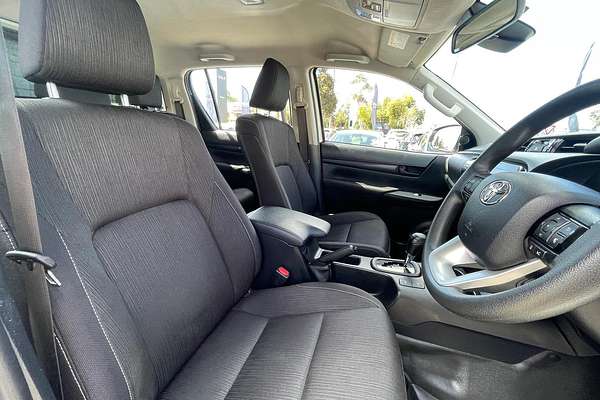 2024 Toyota Hilux SR GUN126R 4X4