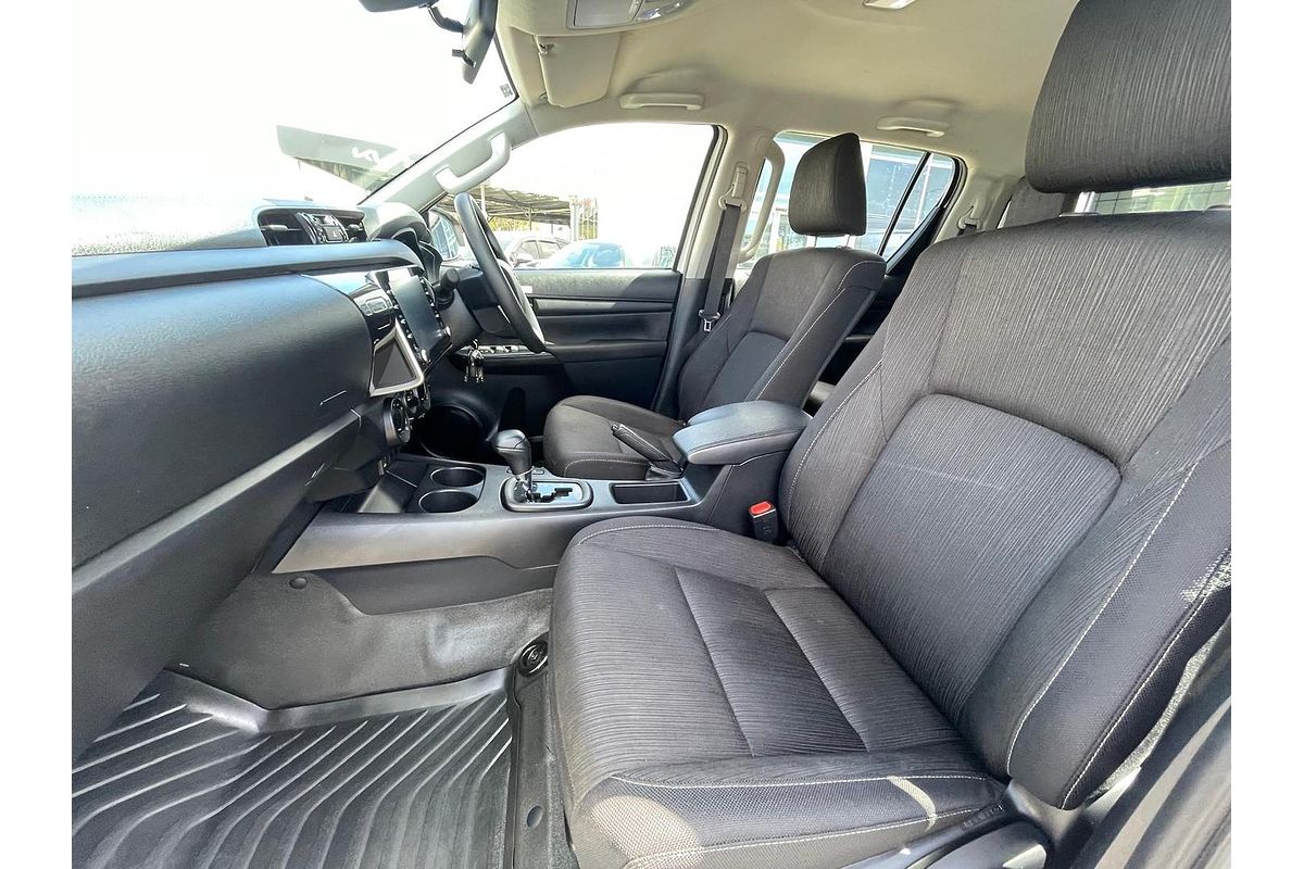 2024 Toyota Hilux SR GUN126R 4X4