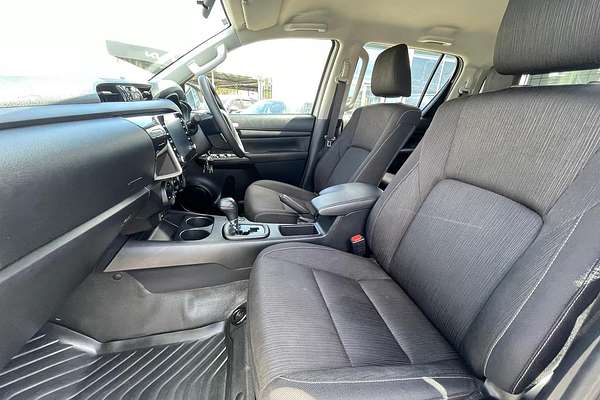 2024 Toyota Hilux SR GUN126R 4X4