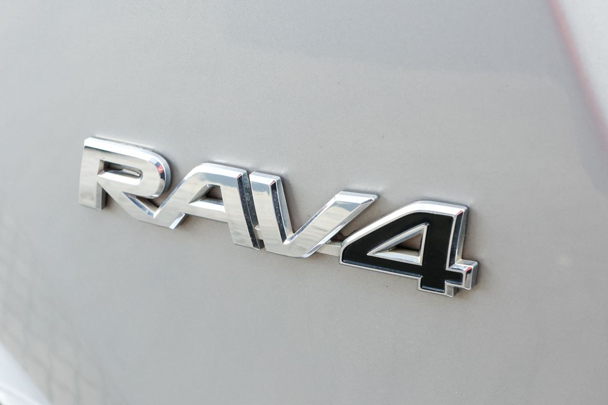 2018 Toyota RAV4 GXL ZSA42R