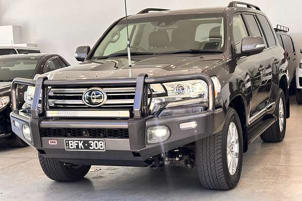 2020 Toyota Landcruiser Sahara VDJ200R