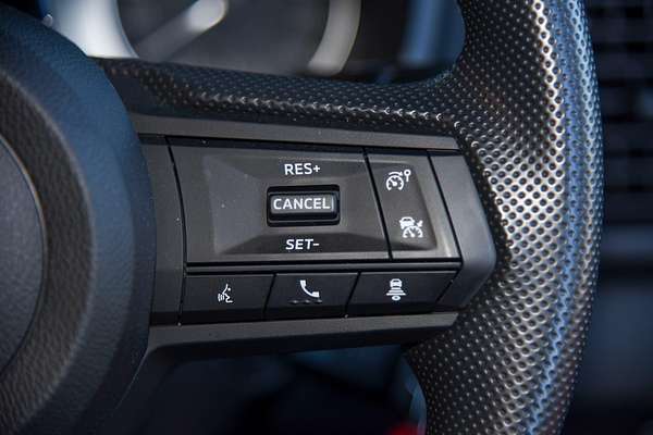2024 Mitsubishi Triton GLX+ MV 4X4