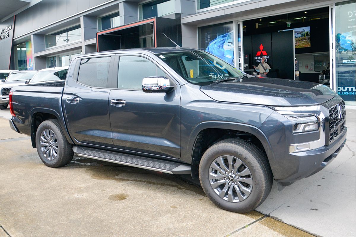 2024 Mitsubishi Triton GLS MV 4X4