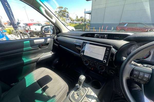 2024 Toyota Hilux SR GUN126R 4X4