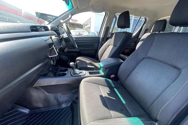 2024 Toyota Hilux SR GUN126R 4X4